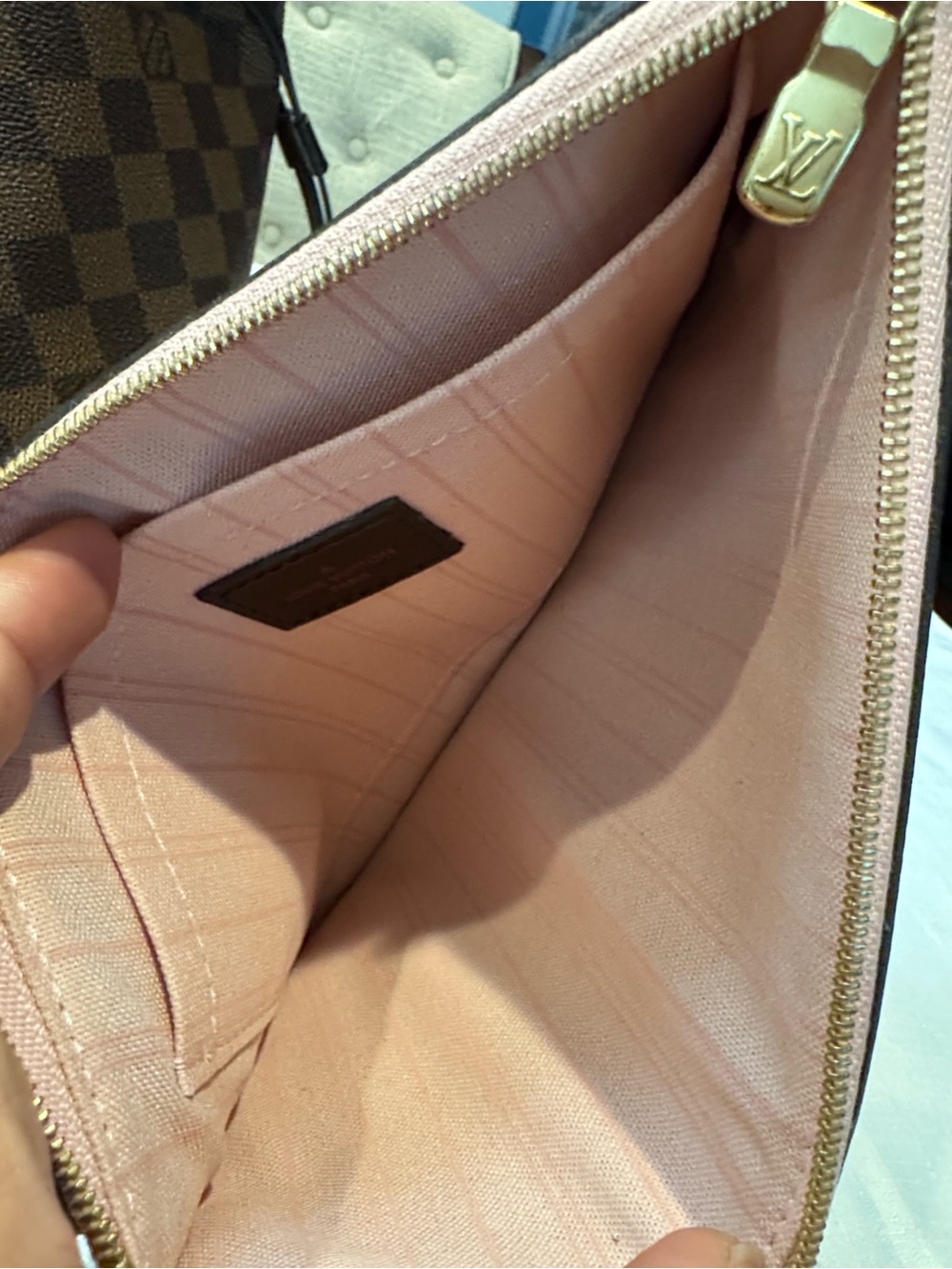 Authentic Louis Vuitton Damier Ebene Neverfull MM with Pouch - Picture 14 of 16